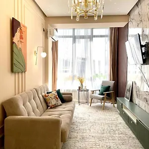 жк 4 Seasons, рядом трц Mega по розыбакиева Апартаменты Алматы